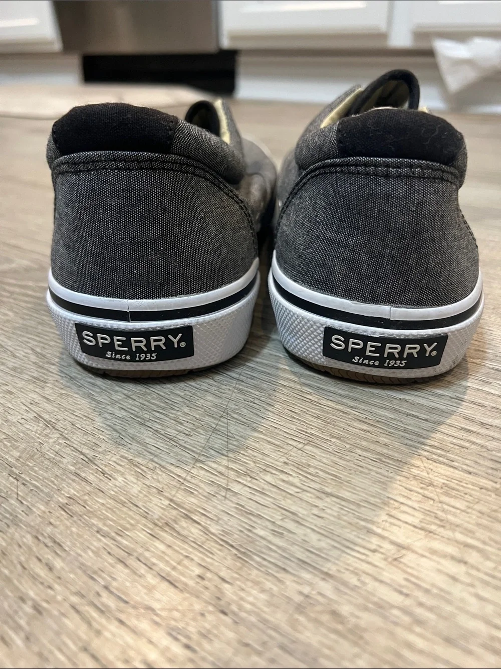 Sperry casual slip